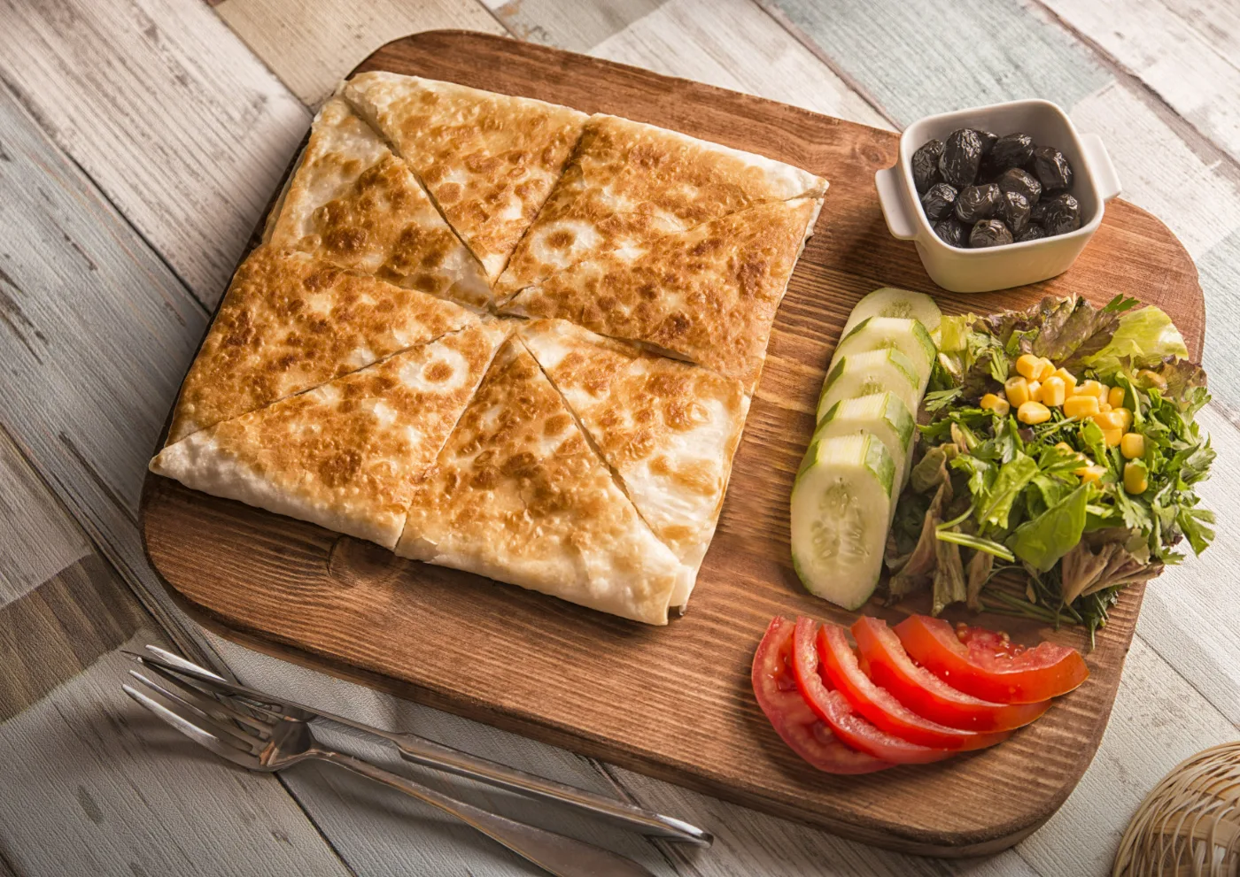 Gözlemeli Kahvaltı Tabağı