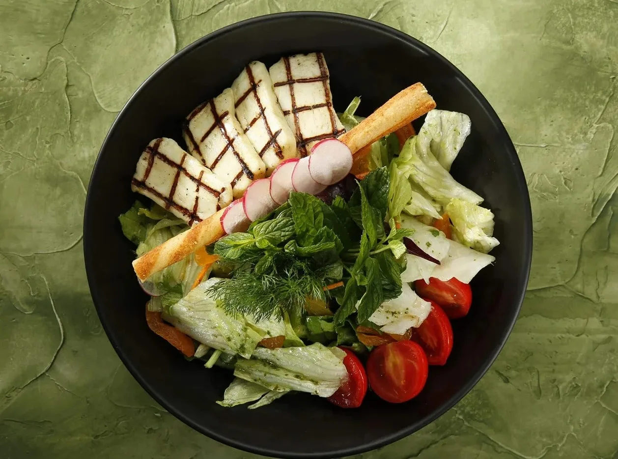 Hellim Peynirli Salata
